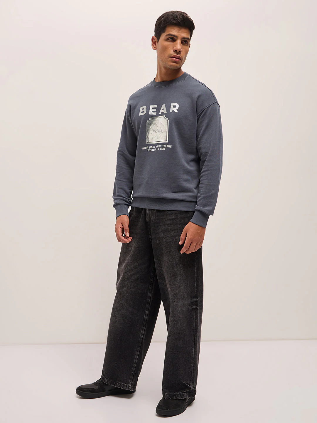 Men Grey Graphic Printed Relax Fit Crew Neck Sweatshirt - Image 4