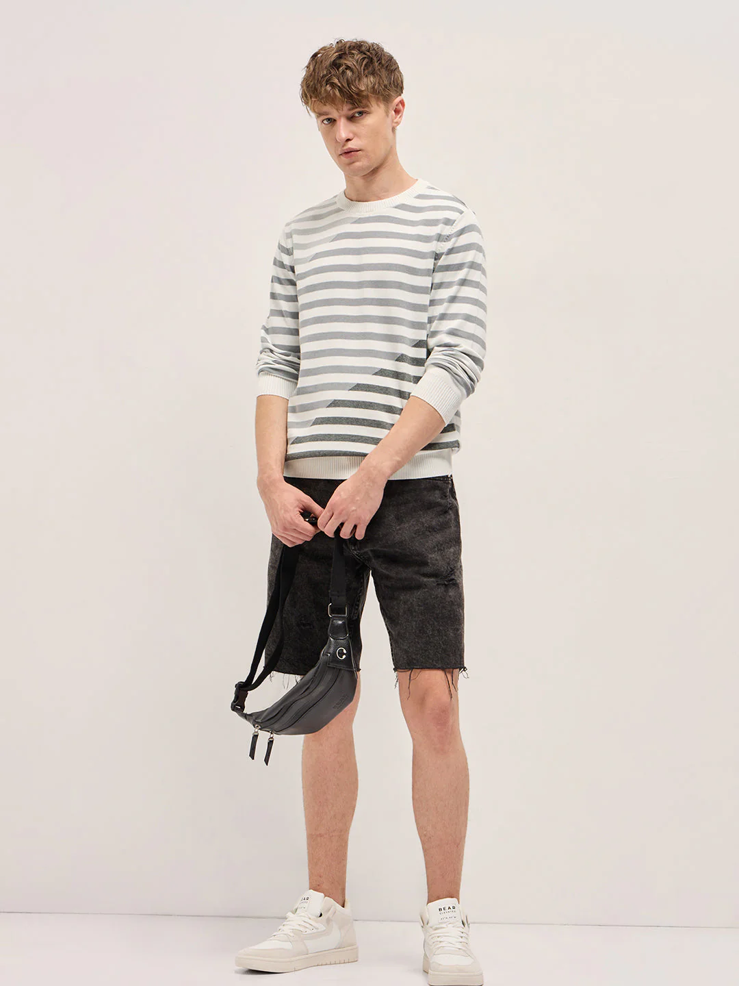 Men Grey Horizontal Striped Slim Fit Ribbed Crew Neck T-shirt - Image 4