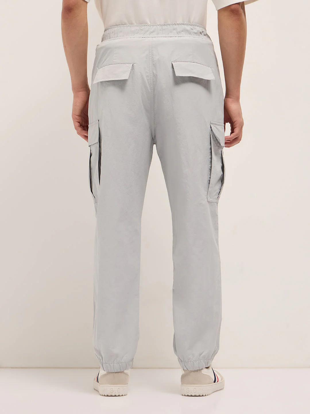 Men Grey Nylon Relaxed Fit Cargo Pants - Image 2