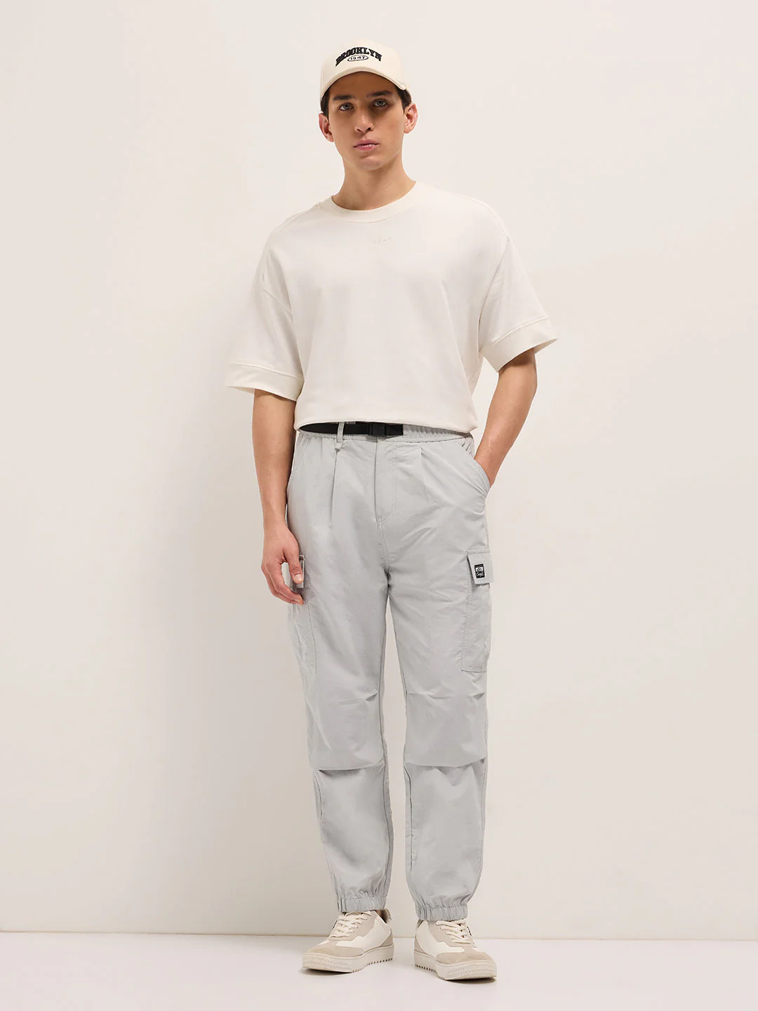 Men Grey Nylon Relaxed Fit Cargo Pants - Image 4