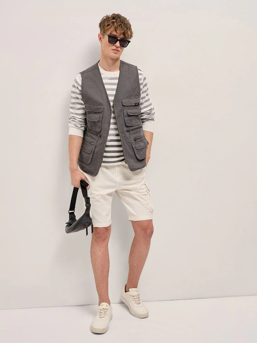 Men Grey Outdoor Utility Multi-Pocket Vest Jacket - Image 4