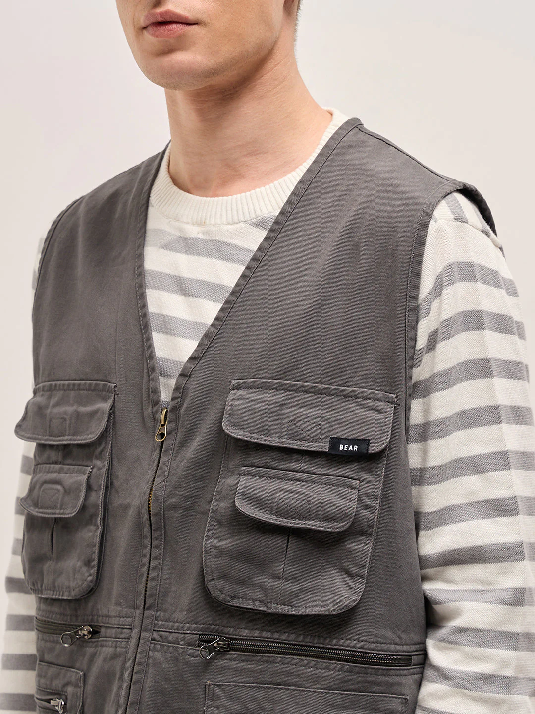 Men Grey Outdoor Utility Multi-Pocket Vest Jacket - Image 5