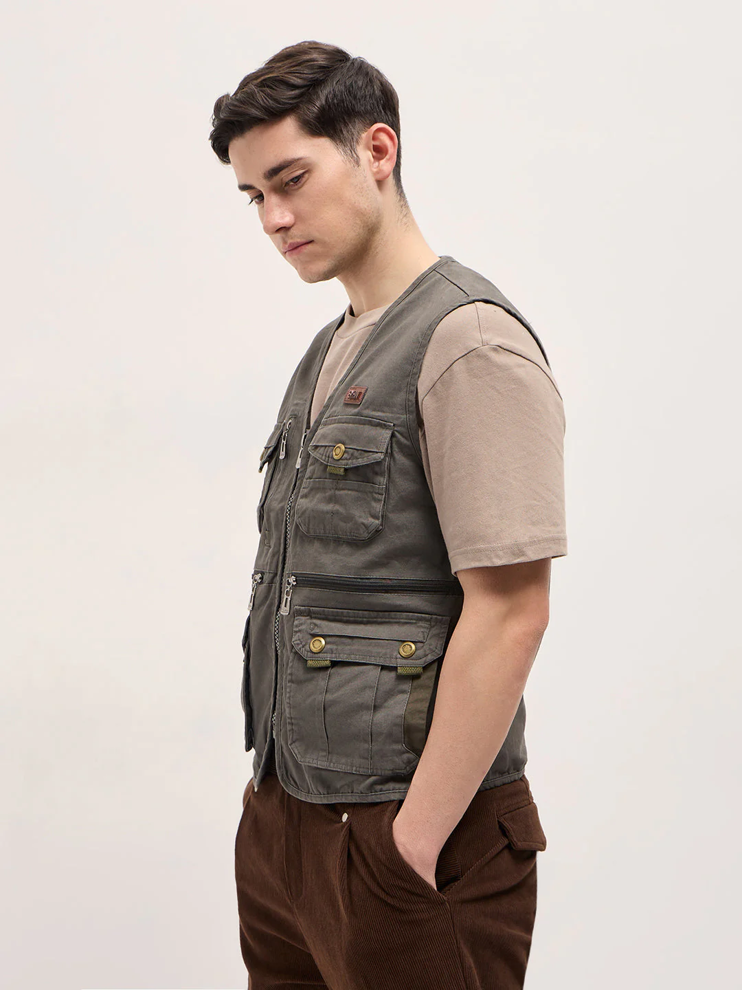 Men Grey Outdoor Utility Multi-Pocket Vest Jacket - Image 3