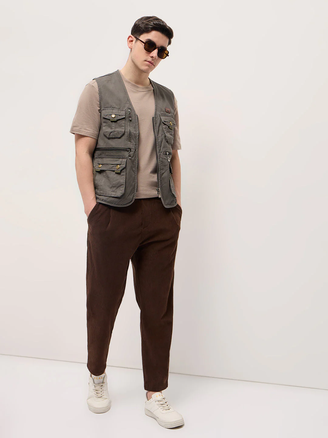 Men Grey Outdoor Utility Multi-Pocket Vest Jacket - Image 4