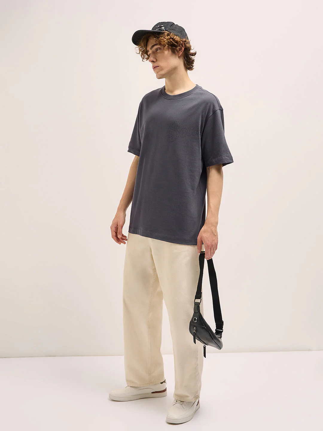 Men Grey Oversize Graphic Print Crew Neck T-shirt - Image 2