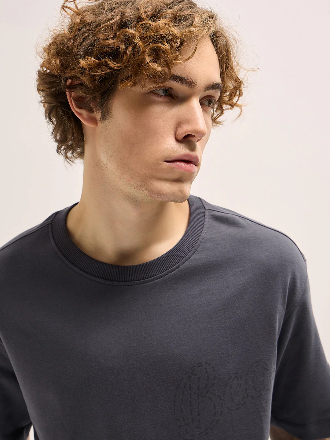 Men Grey Oversize Graphic Print Crew Neck T-shirt - Image 3