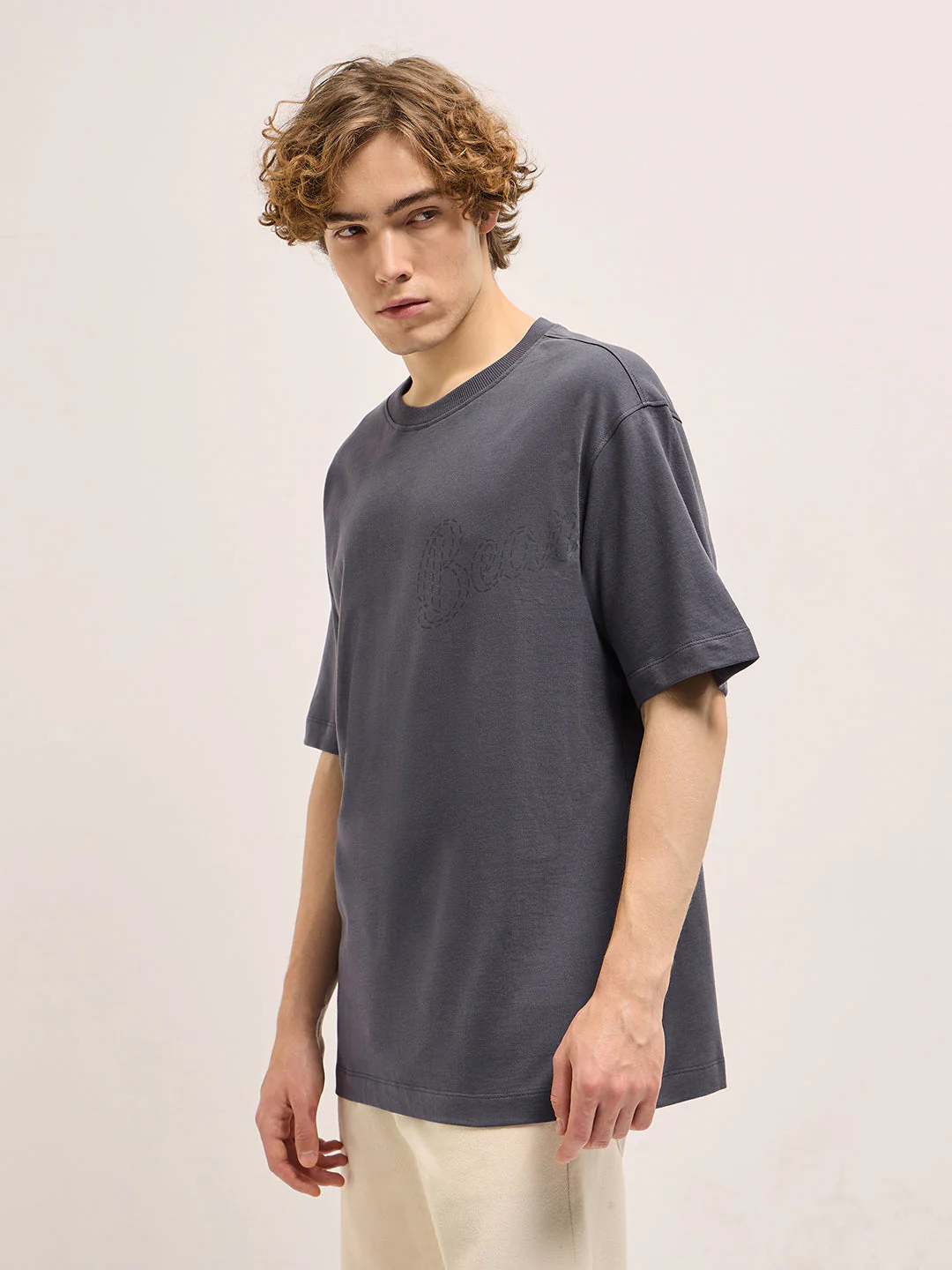 Men Grey Oversize Graphic Print Crew Neck T-shirt - Image 4