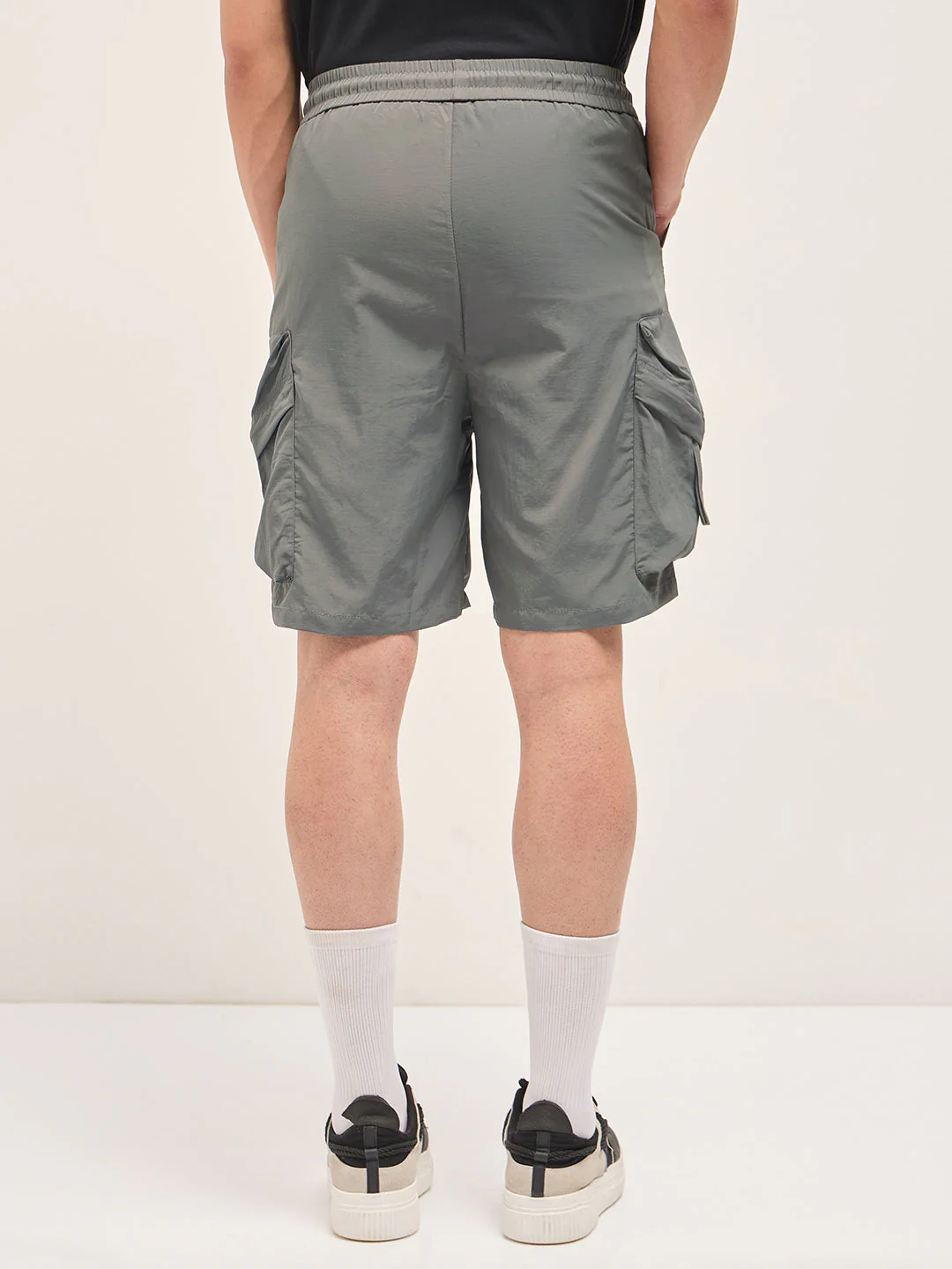 Men Grey Polyester Regular Fit Knee-Length Cargo Shorts - Image 2