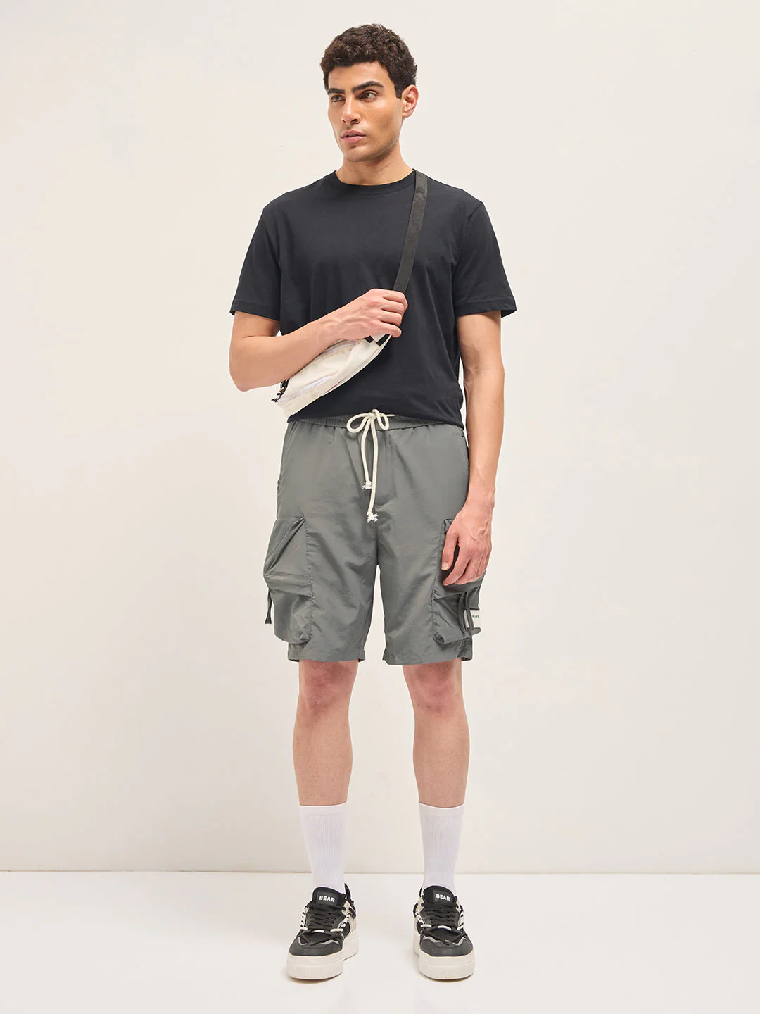 Men Grey Polyester Regular Fit Knee-Length Cargo Shorts - Image 4
