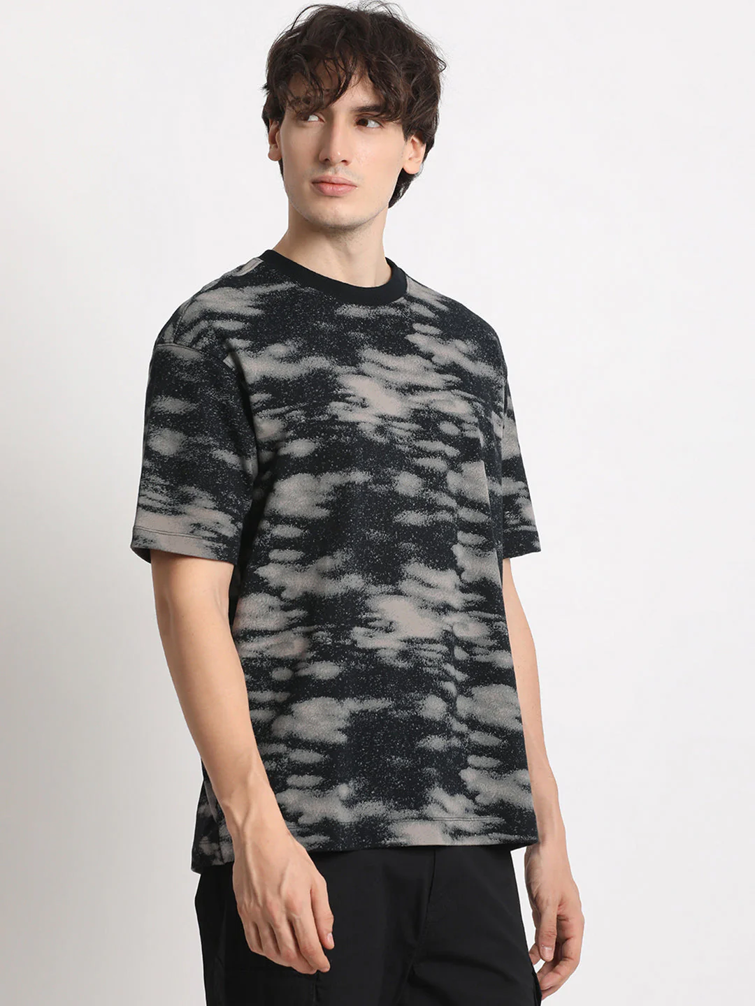 Men Grey Printed Oversized Fit Round Neck T-shirt - Image 3