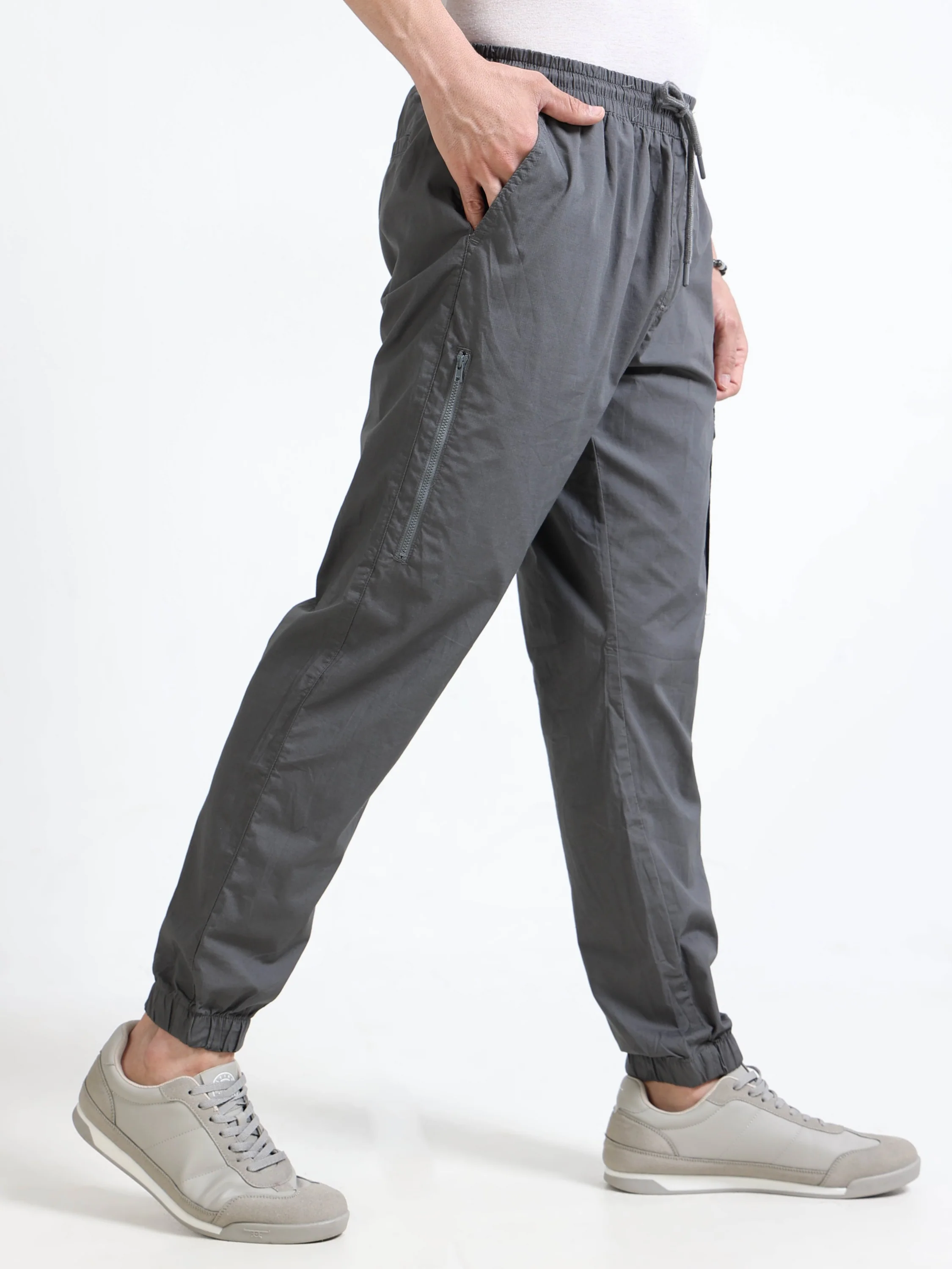 Men Grey Cargo Jogger Pants - Image 7