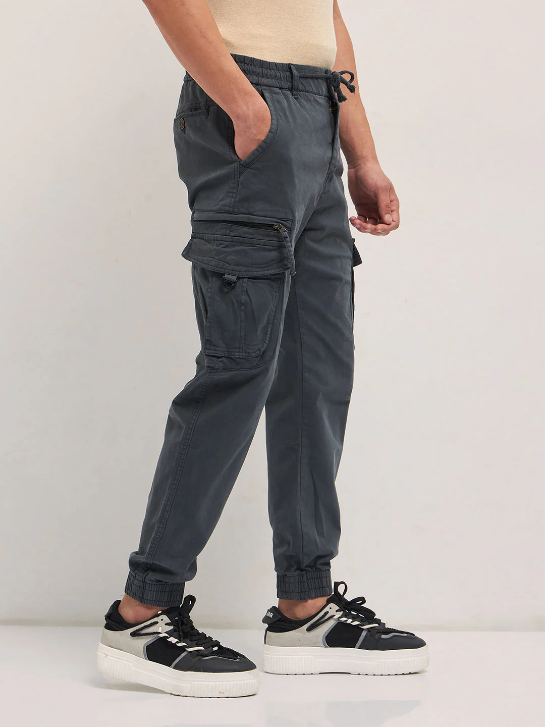 Men Grey Regular Fit Cargo Pants - Image 3