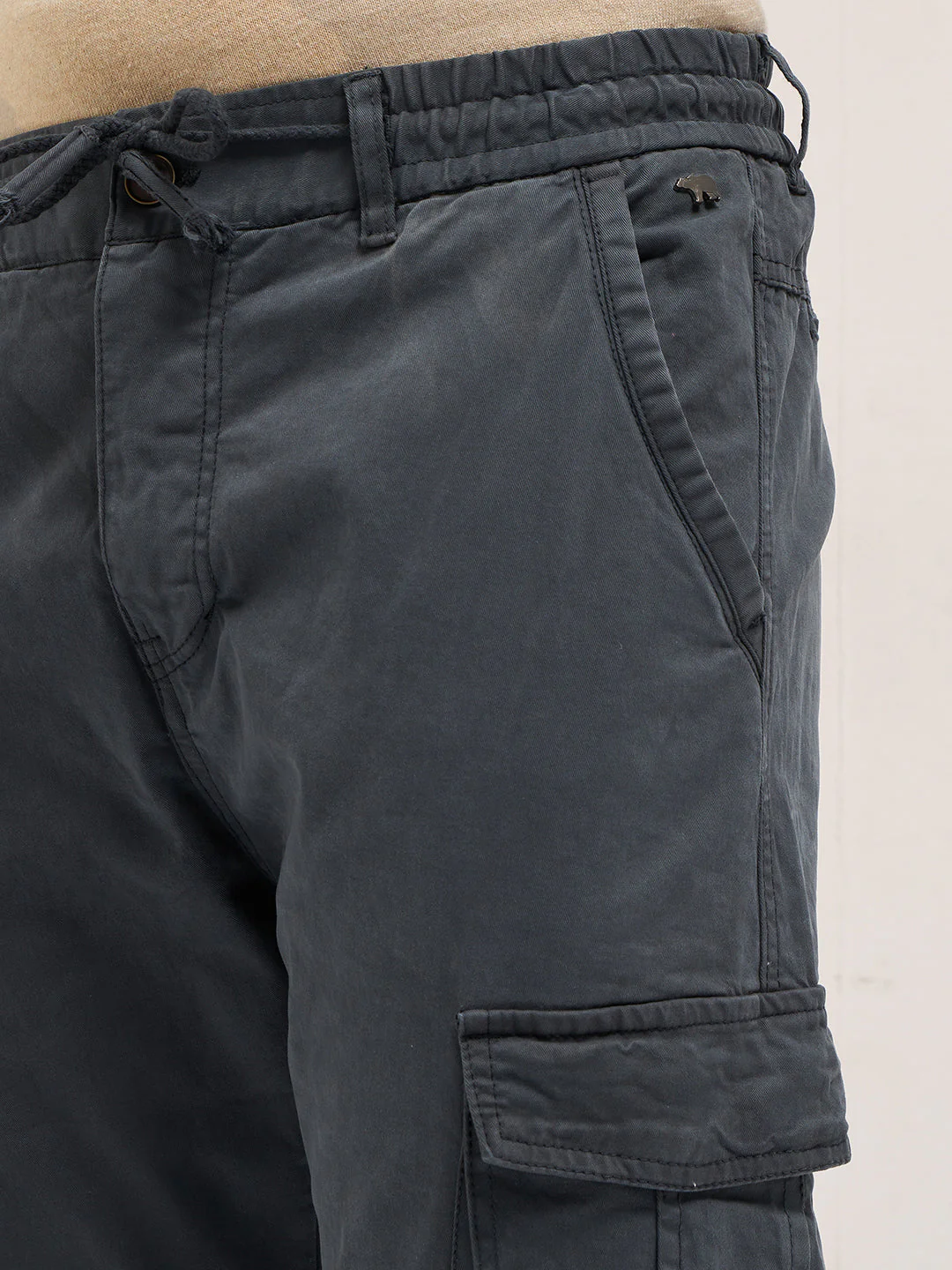 Men Grey Regular Fit Cargo Pants - Image 5