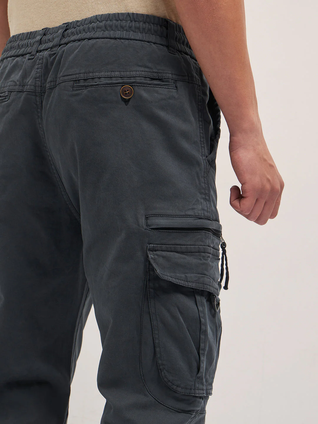 Men Grey Regular Fit Cargo Pants - Image 6