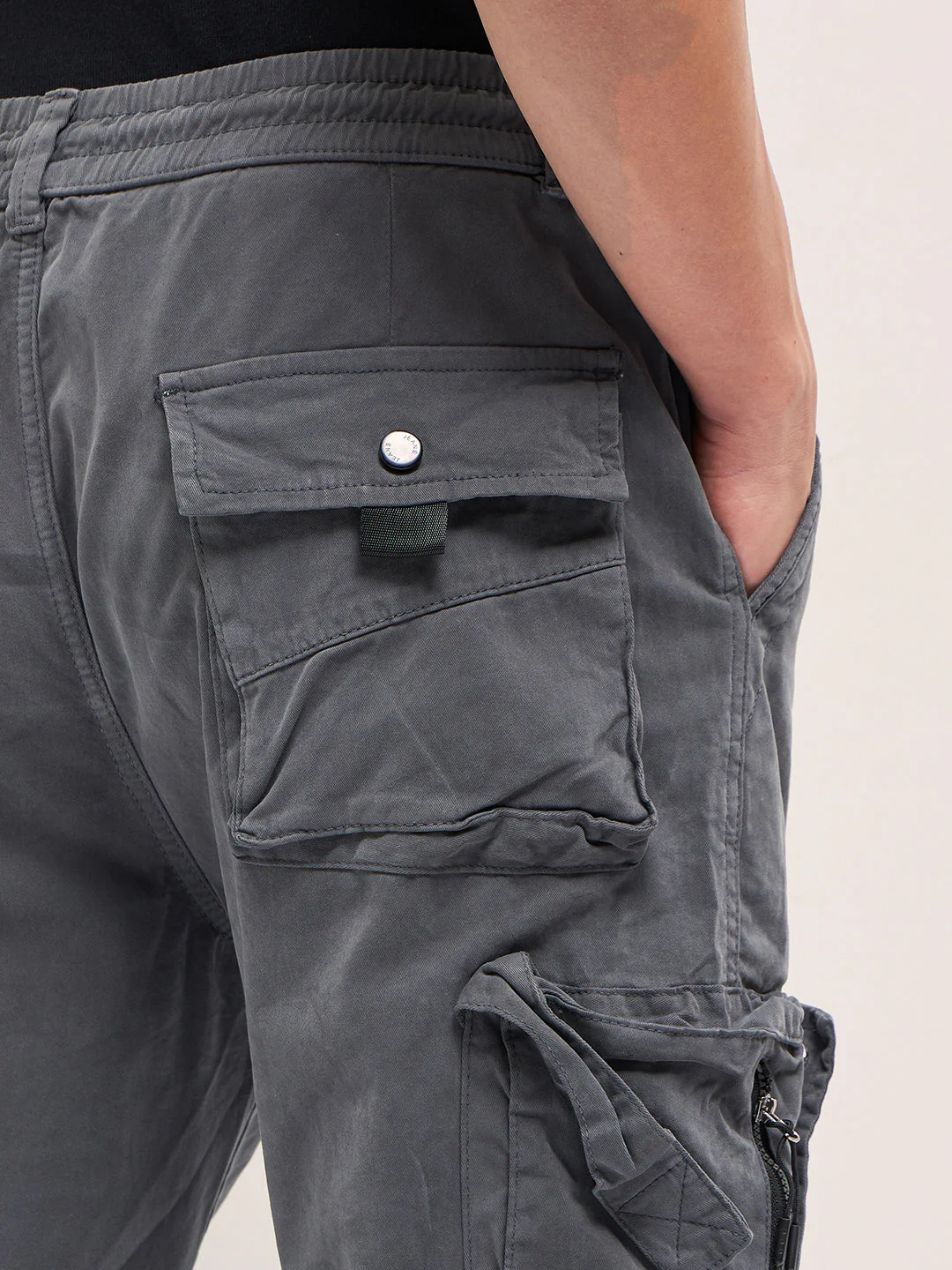 Men Grey Regular Fit Cargo Pants - Image 6