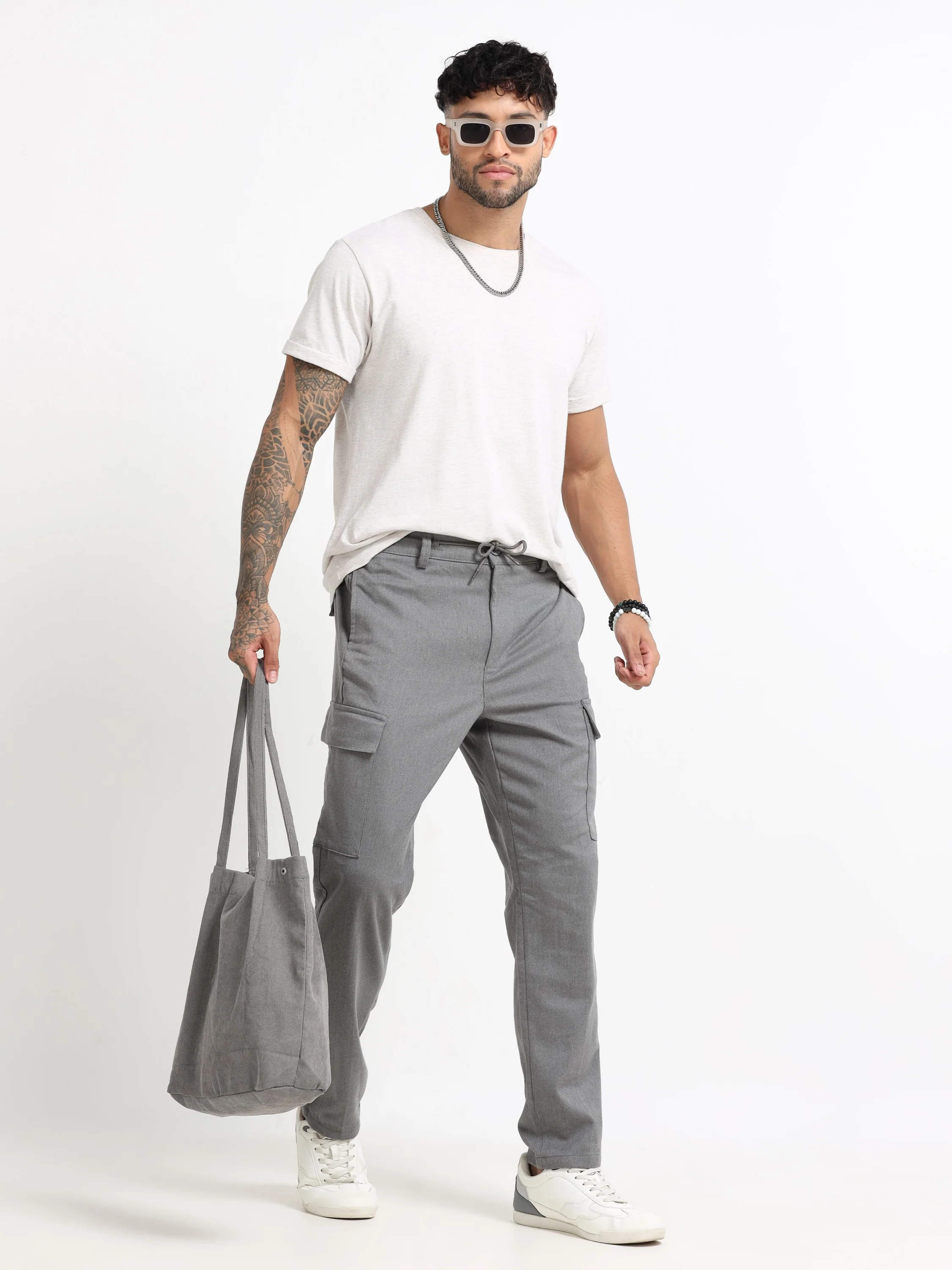 Men Grey Cargo Pants - Image 2