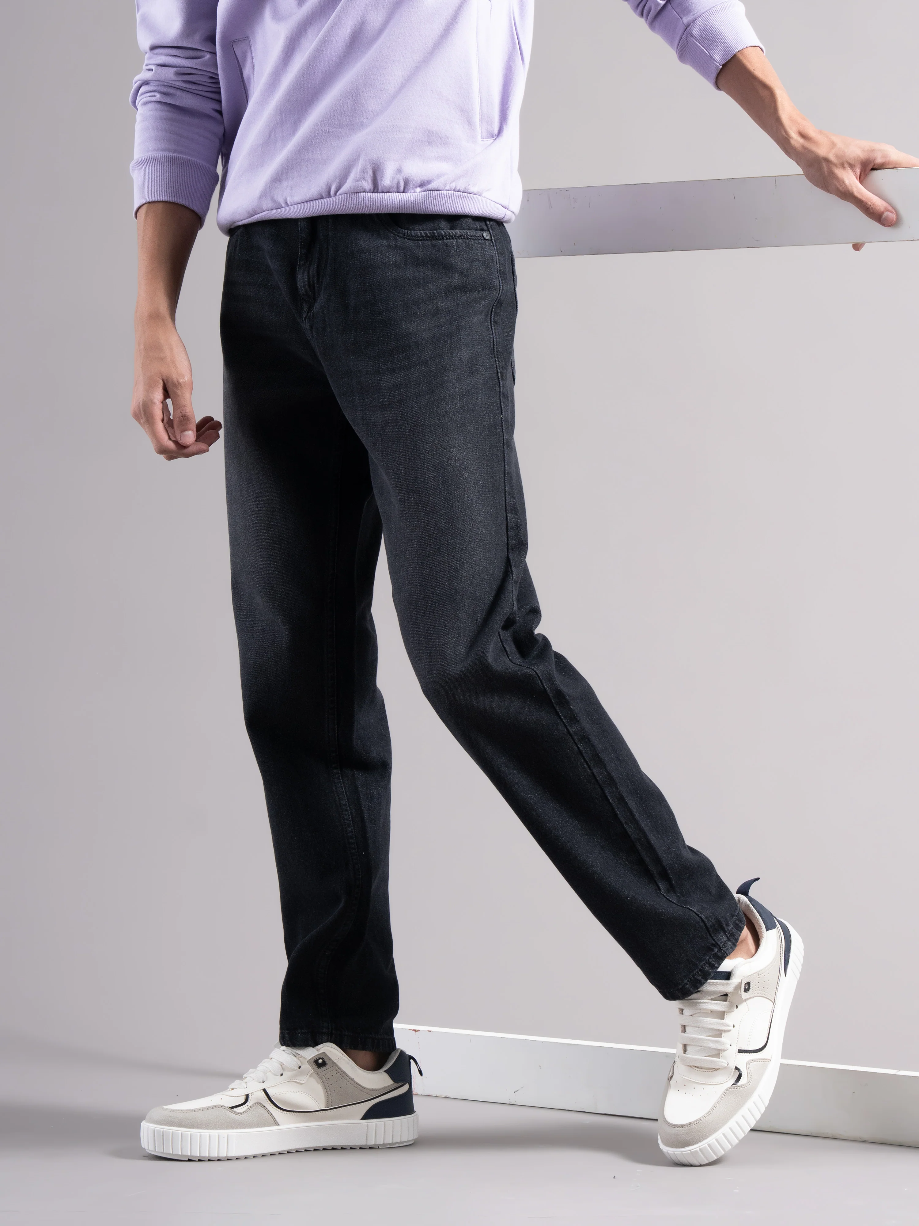 Men Grey Regular Fit Jeans - Image 3