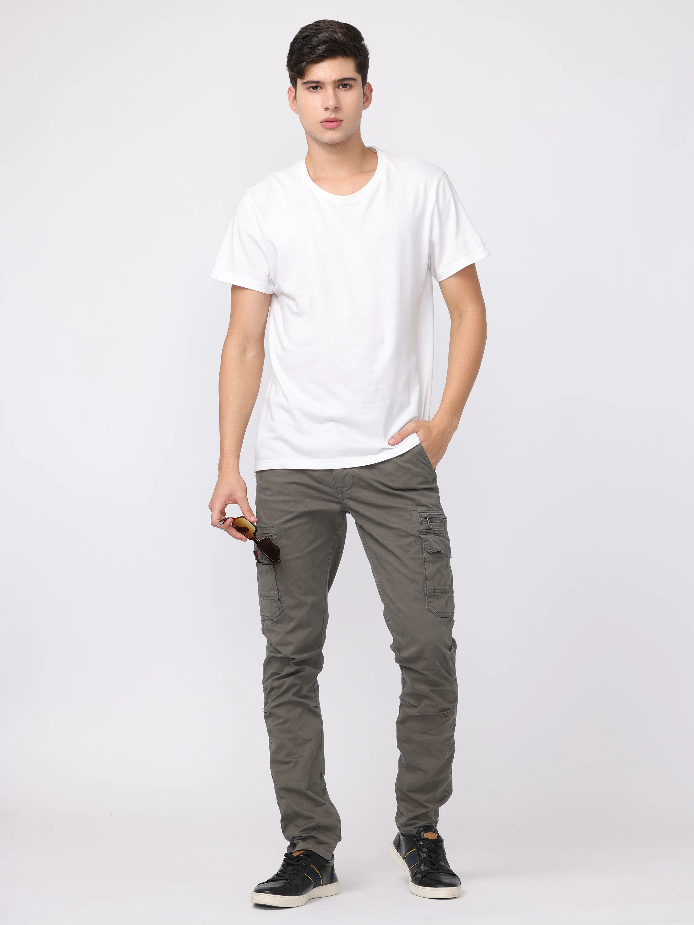 Men Grey Regular Fit Cargo Pants - Image 2