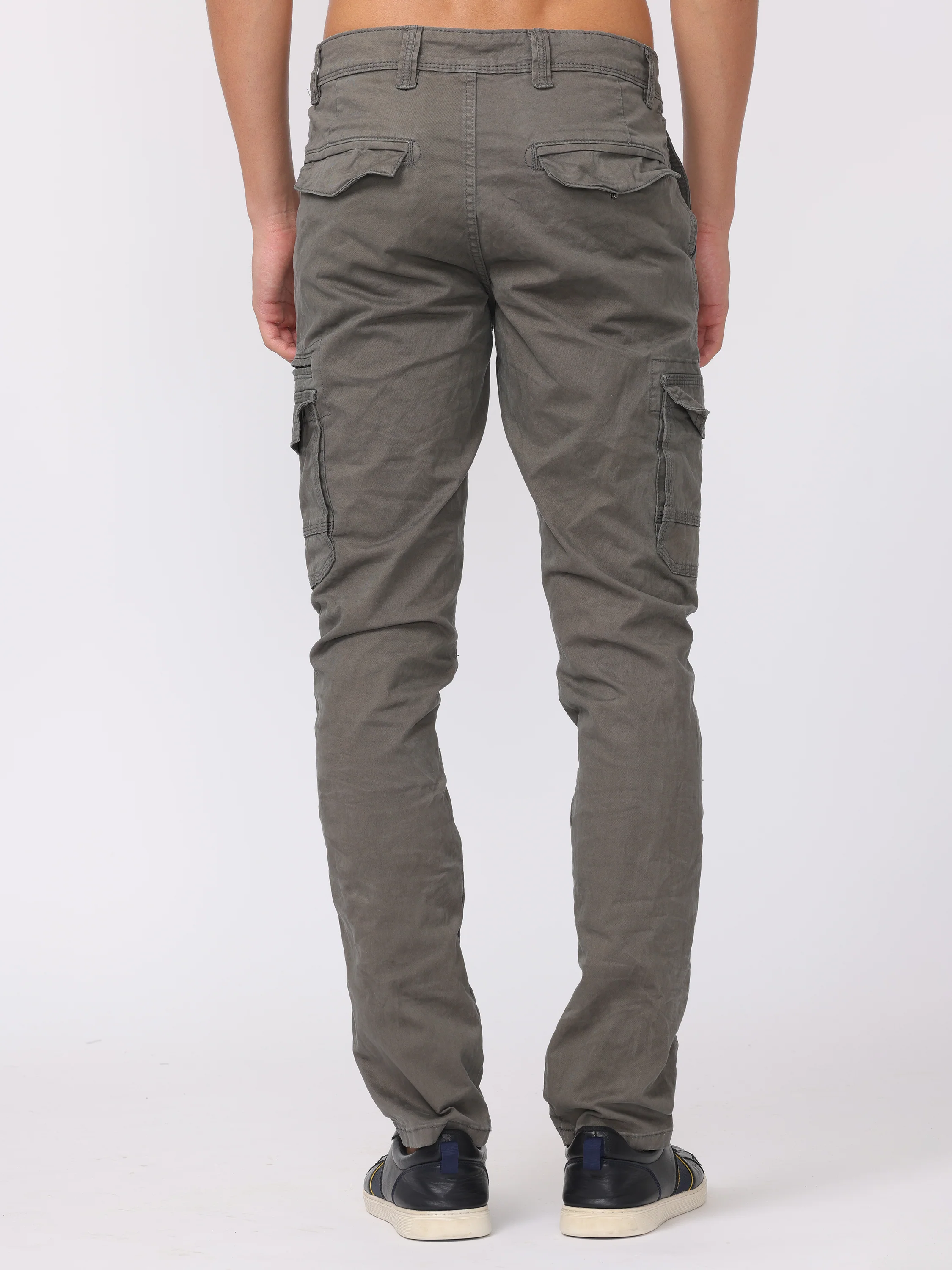 Men Grey Regular Fit Cargo Pants - Image 5