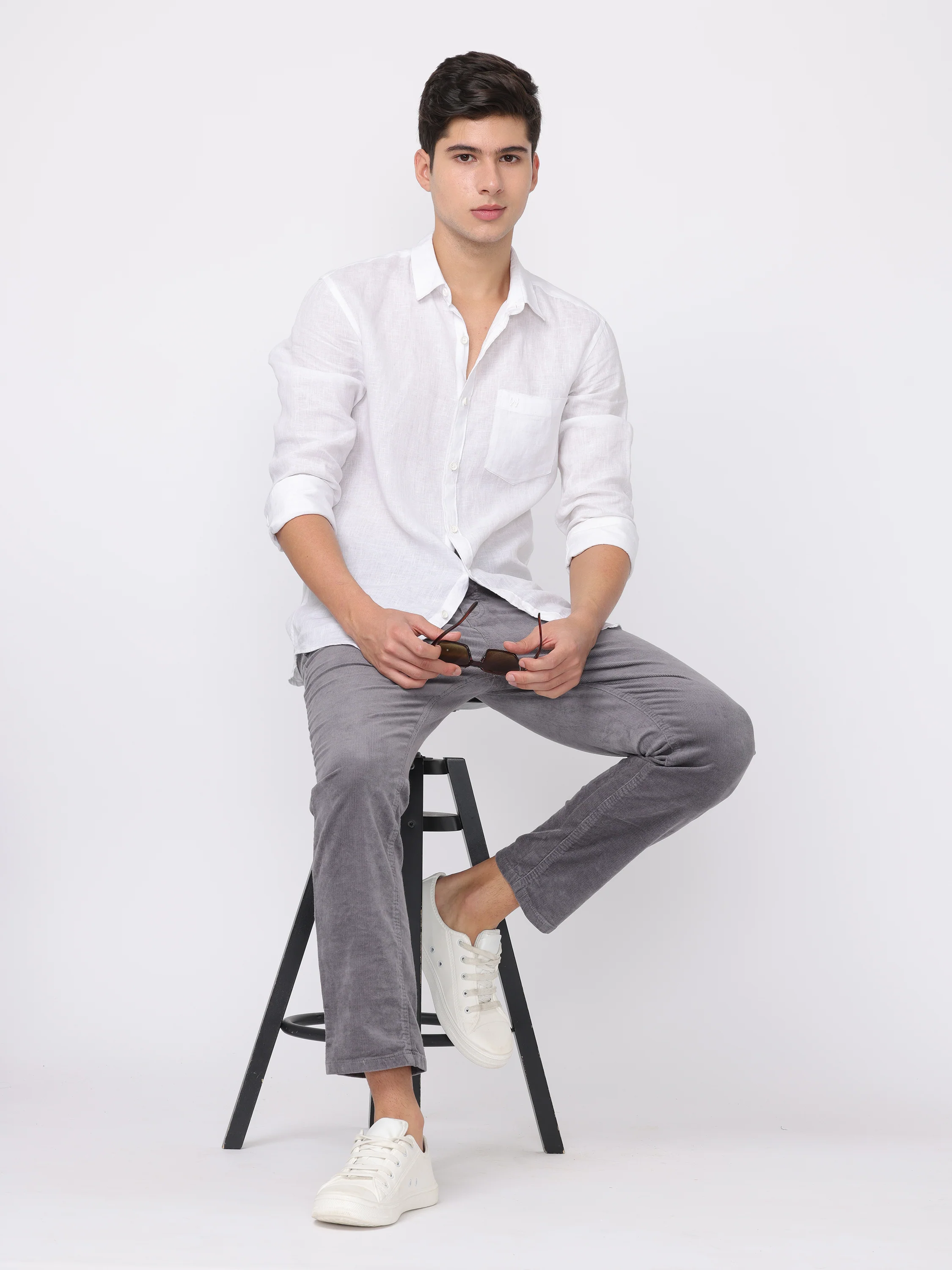 Men Grey Regular Fit Corduroy Pants - Image 2