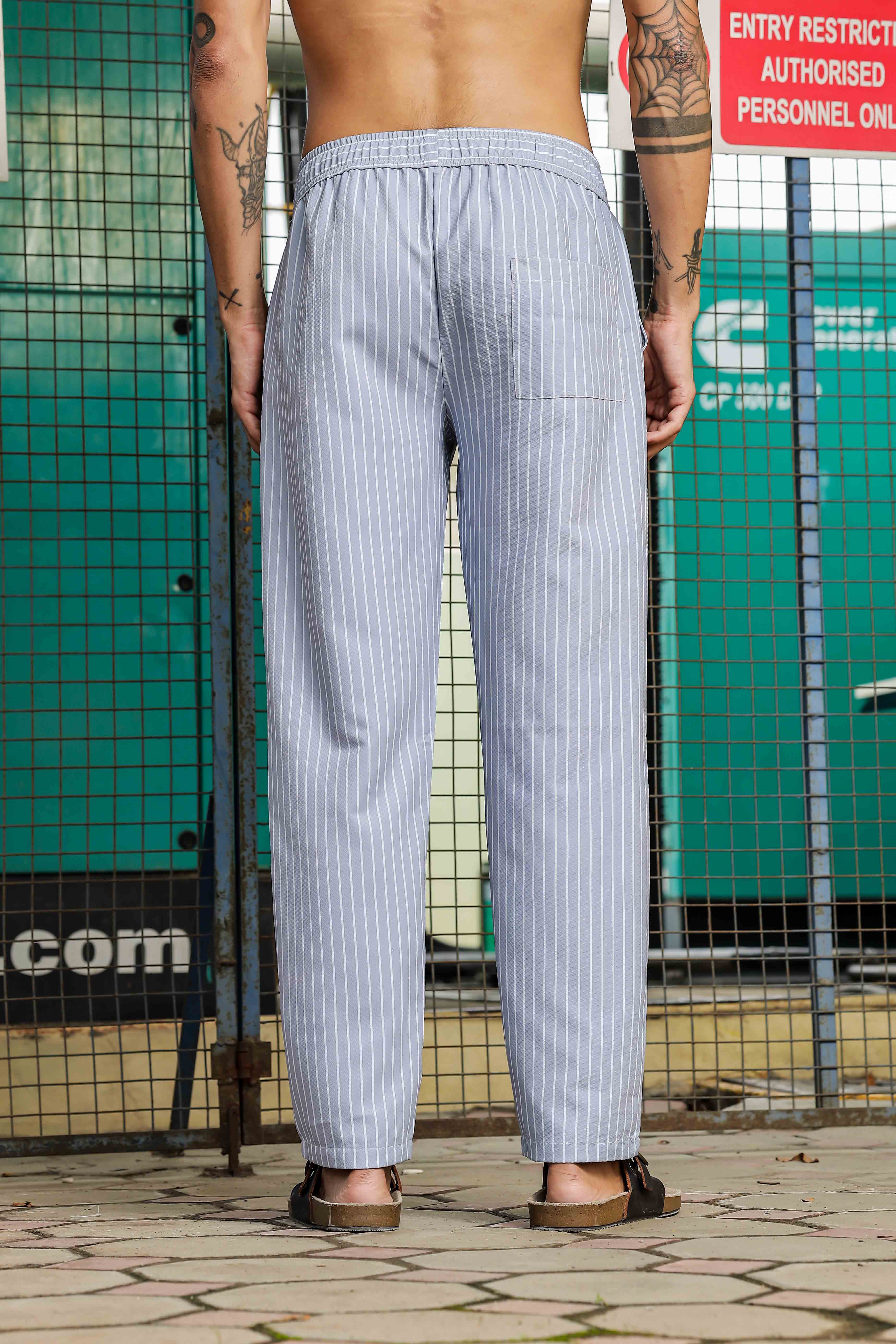 Men Grey Relaxed Fit Pants - Image 2