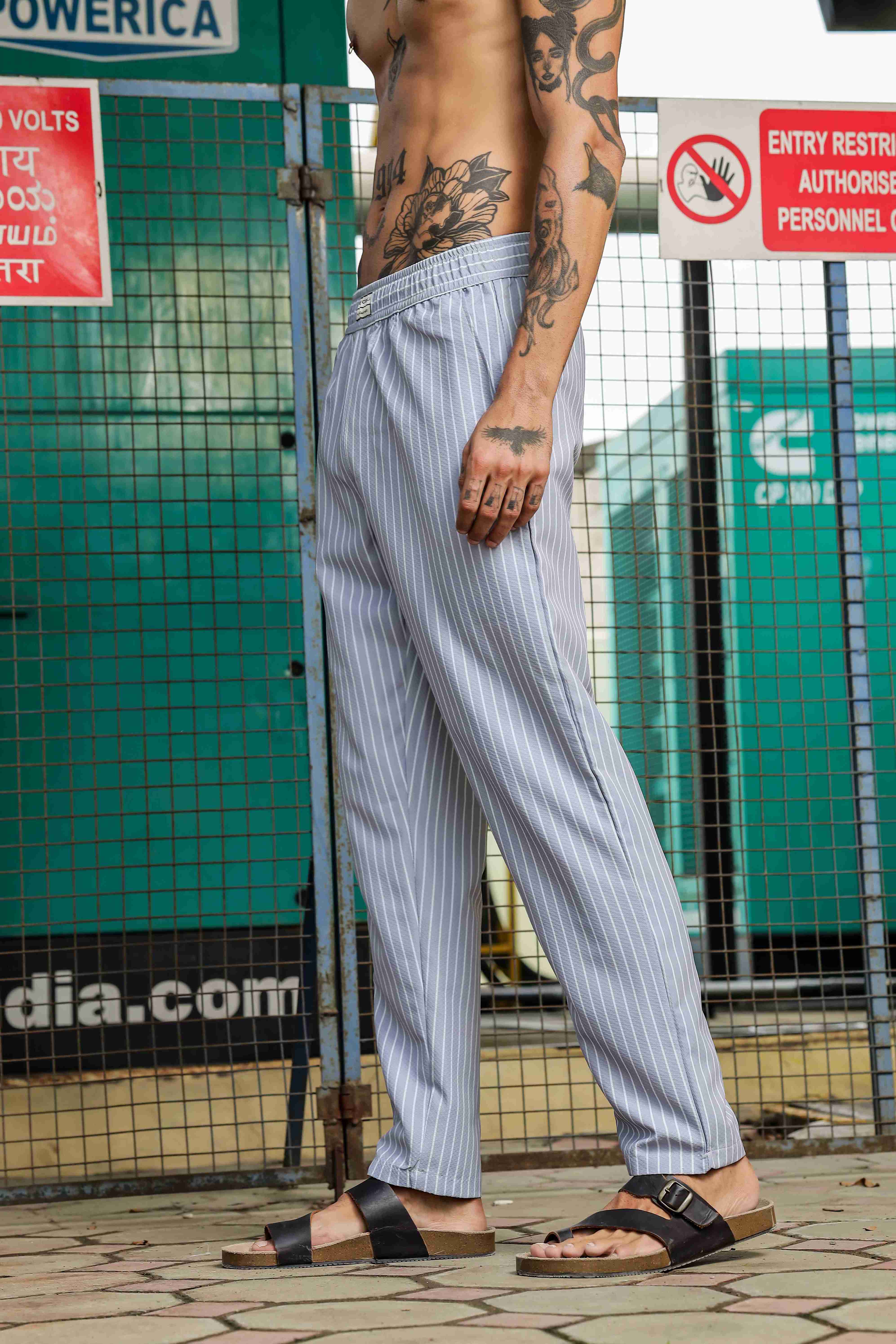Men Grey Relaxed Fit Pants - Image 5