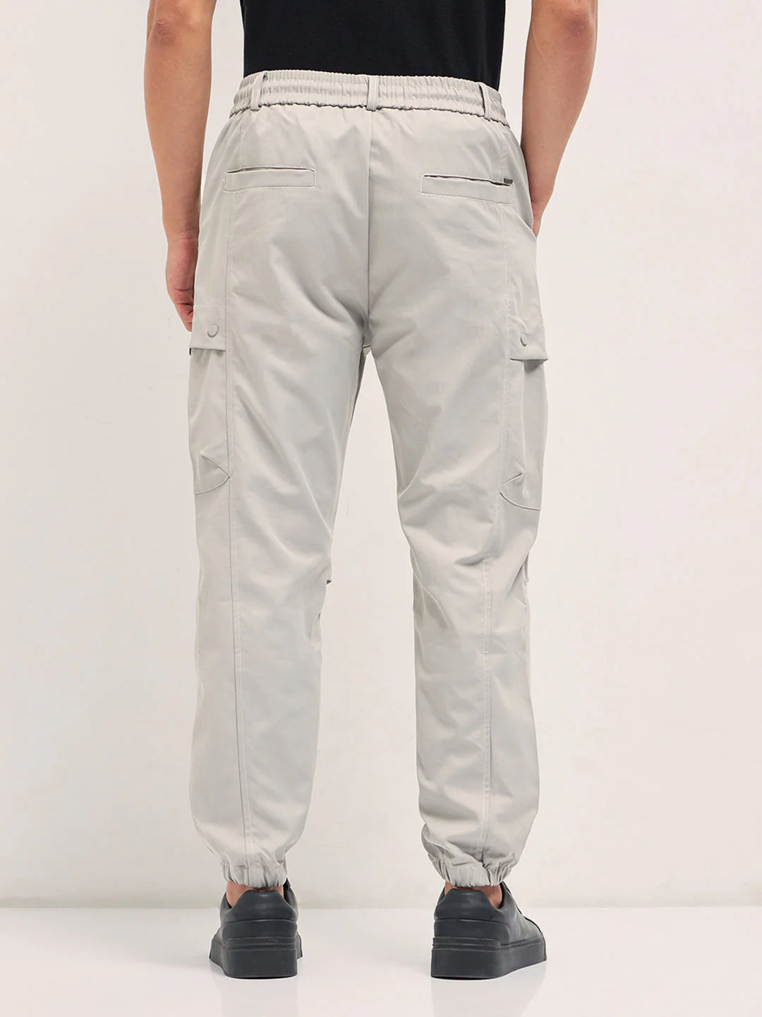 Men Grey Relaxed Fit Polyester Cargo Pants - Image 2