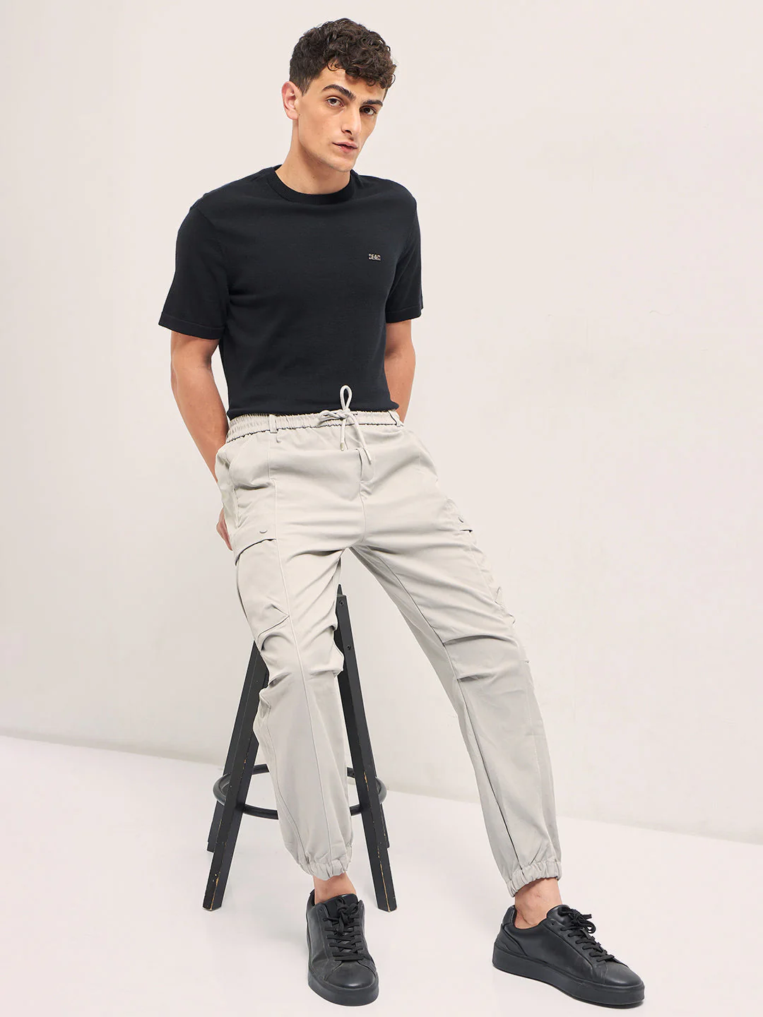 Men Grey Relaxed Fit Polyester Cargo Pants - Image 4