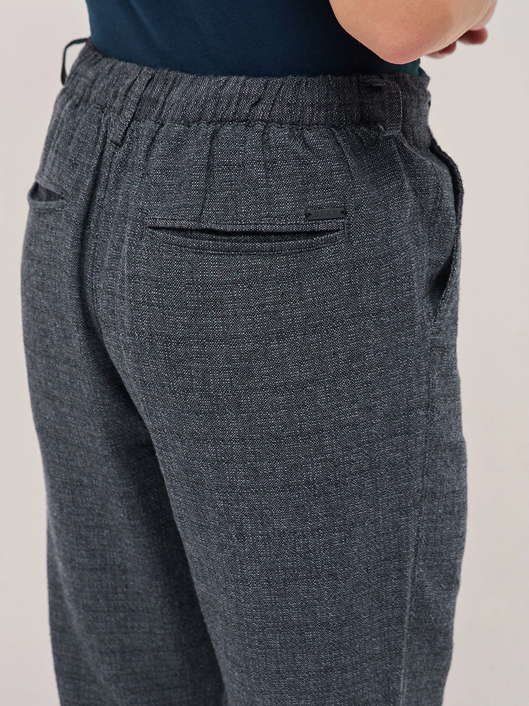 Men Grey Self Design Tapered Fit Elasticated Waist Casual Trouser - Image 6