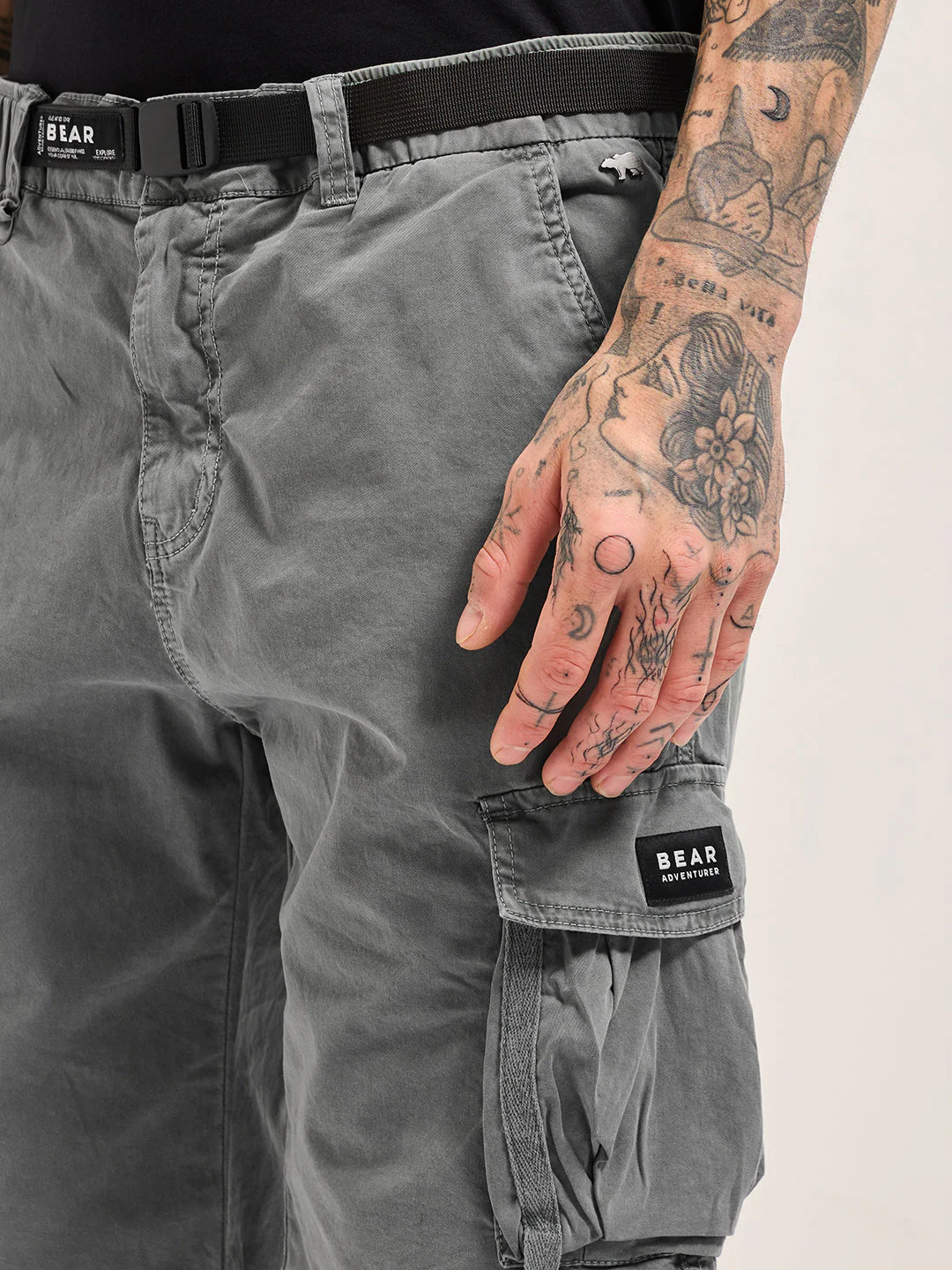 Men Grey Solid Cotton Cargo Shorts - Image 5
