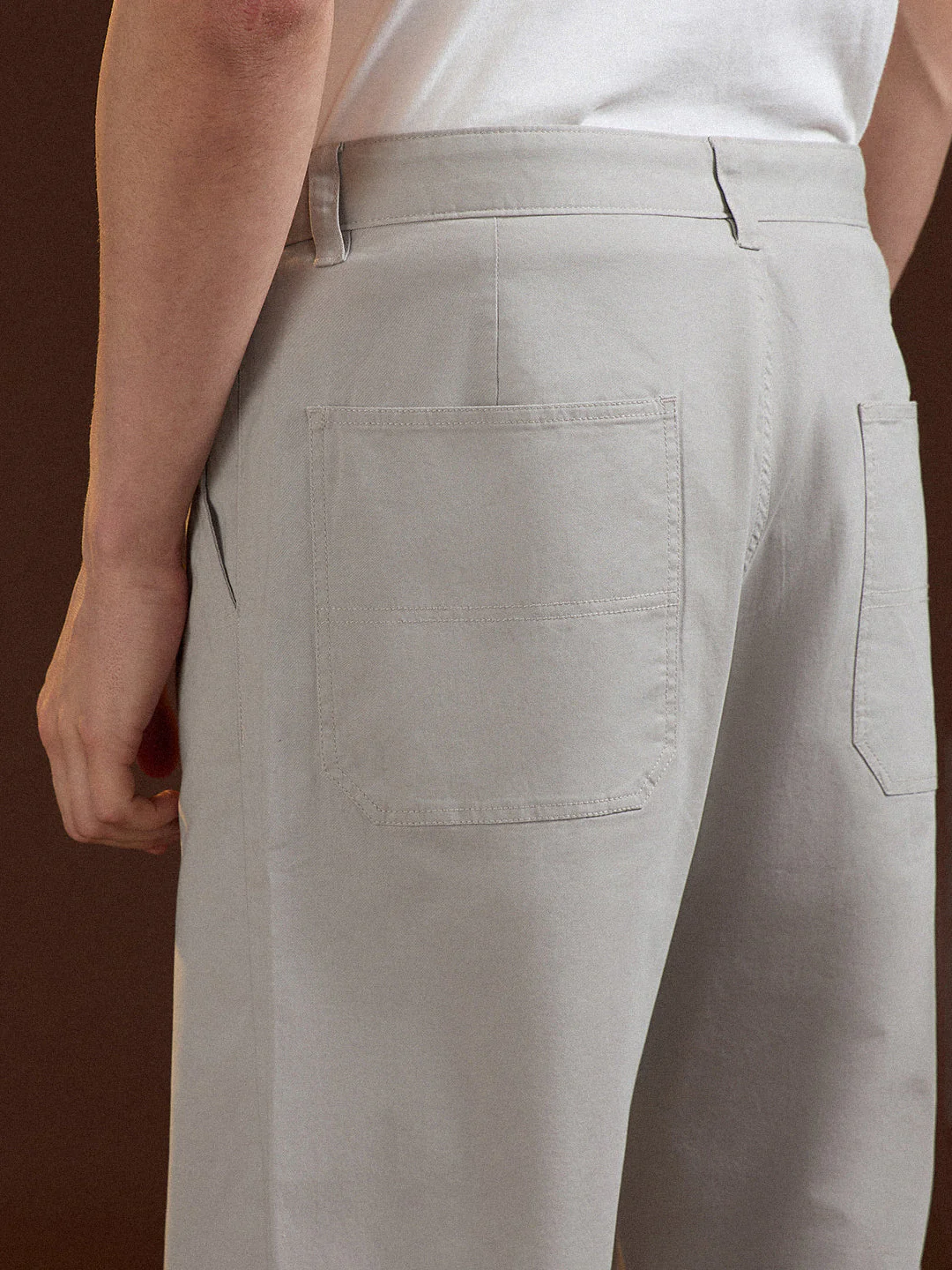 Men Grey Solid Cropped Carrot Fit Casual Chino Trouser - Image 6
