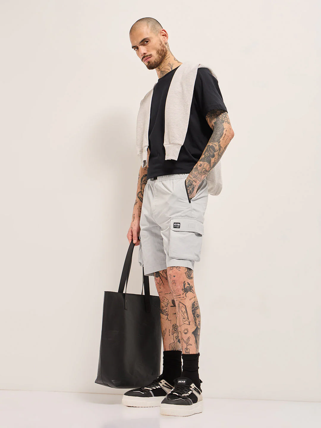 Men Grey Solid Nylon Cargo Shorts - Image 4