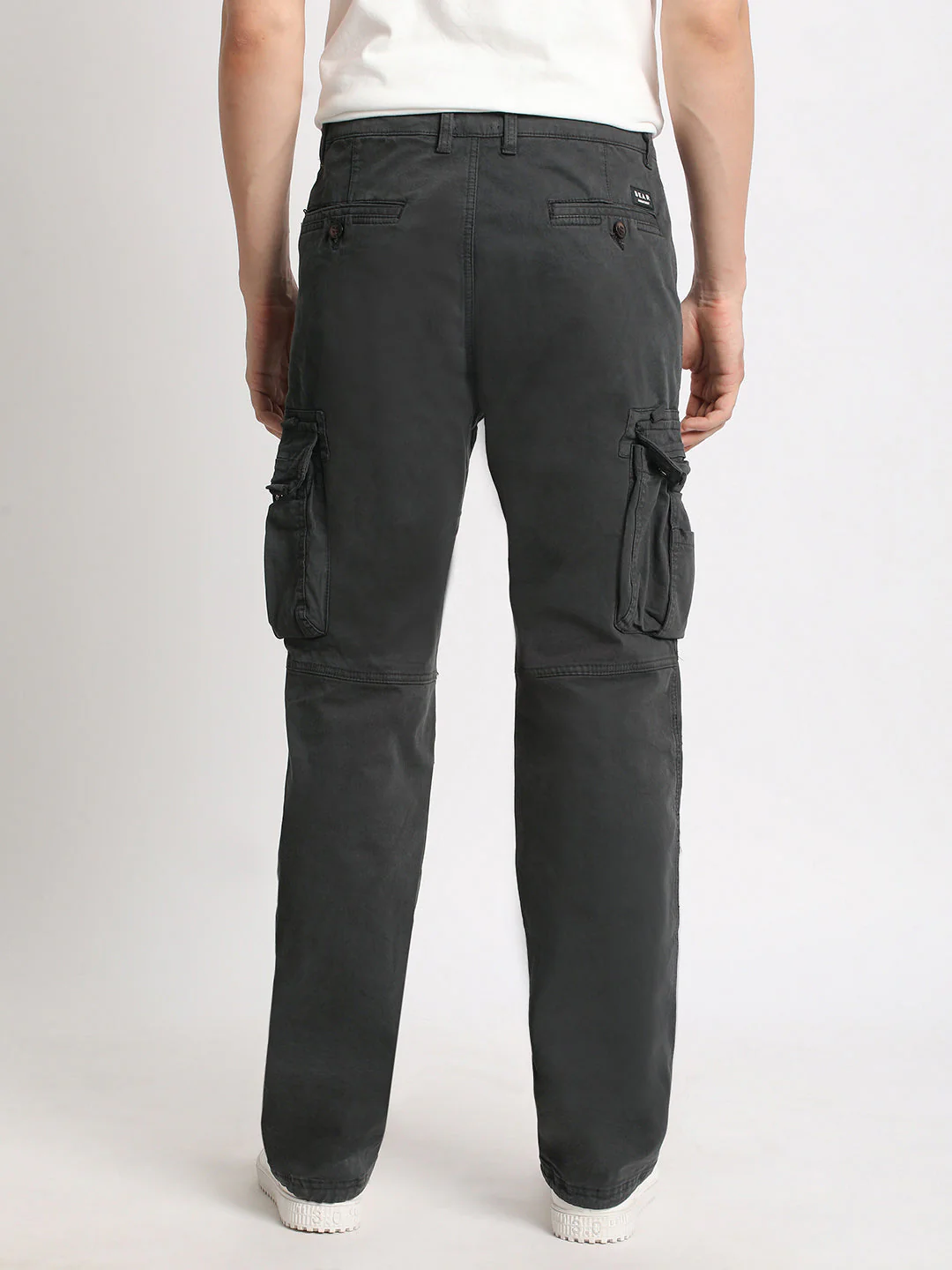 Men Grey Solid Regular Fit Cargo Pants - Image 3