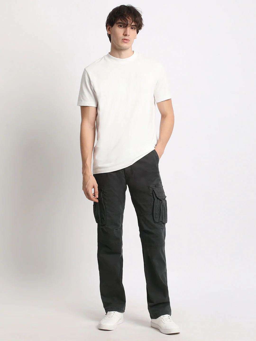 Men Grey Solid Regular Fit Cargo Pants - Image 4