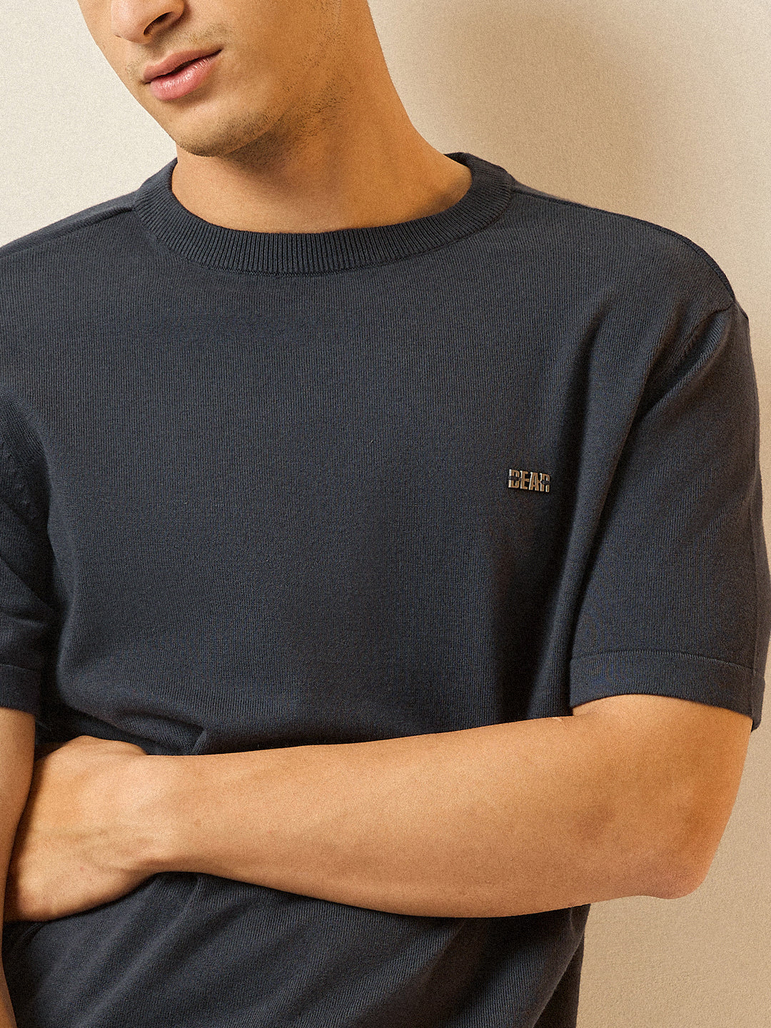 Men Grey Solid Regular Fit Ribbed Crew Neck T-shirt - Image 5