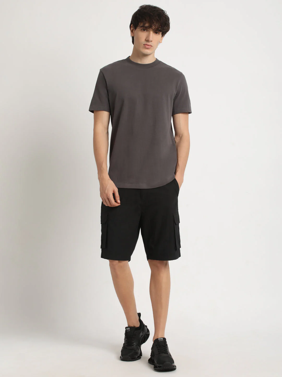 Men Grey Solid Regular Fit Round Neck T Shirt | The Bear House - Image 5