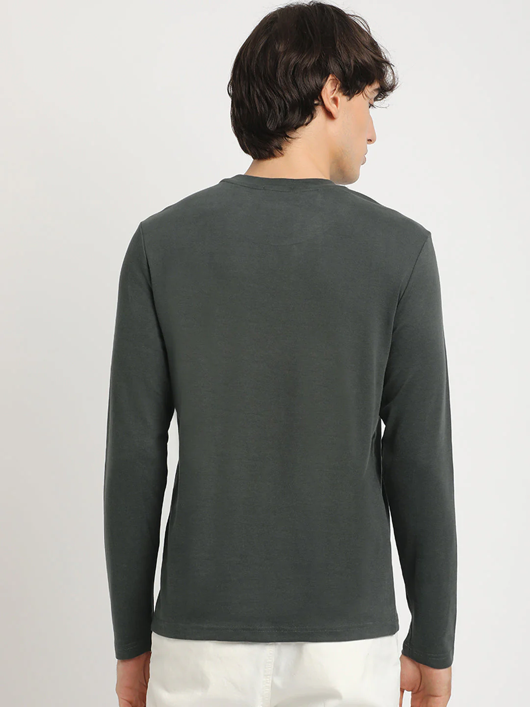 Men Grey Solid Regular Fit Round Neck T-Shirt - Image 4