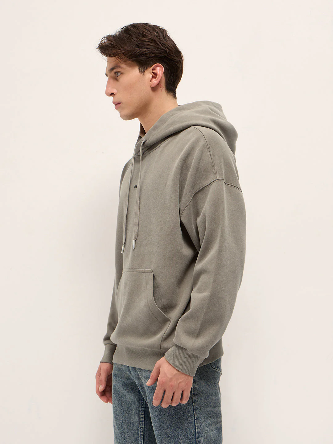 Men Grey Solid Relax Fit Hoodie - Image 3