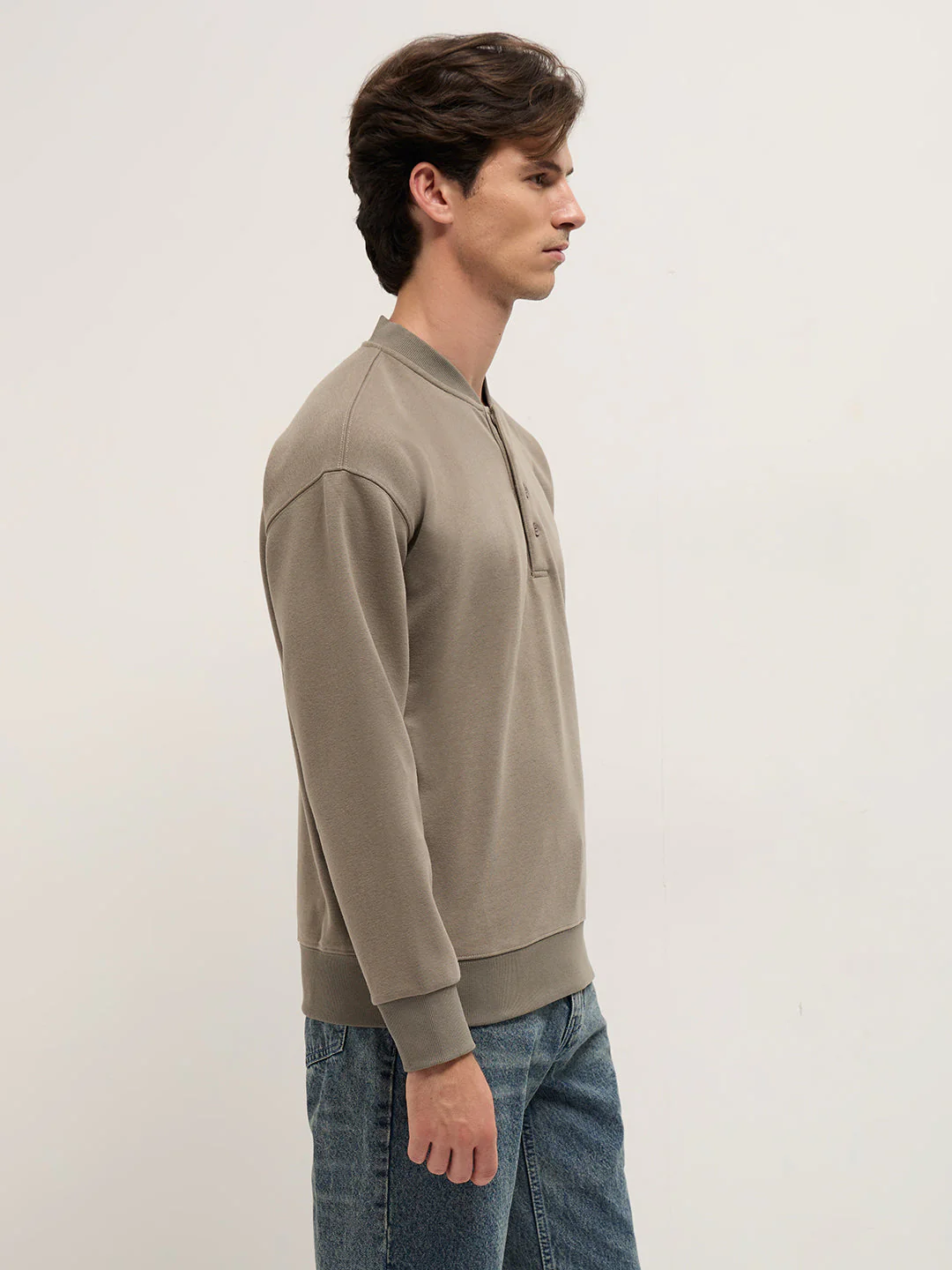 Men Grey Solid Relaxed Fit Henley Neck T-Shirt - Image 3