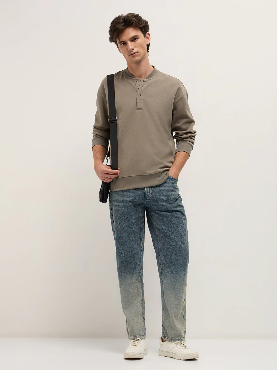 Men Grey Solid Relaxed Fit Henley Neck T-Shirt - Image 4