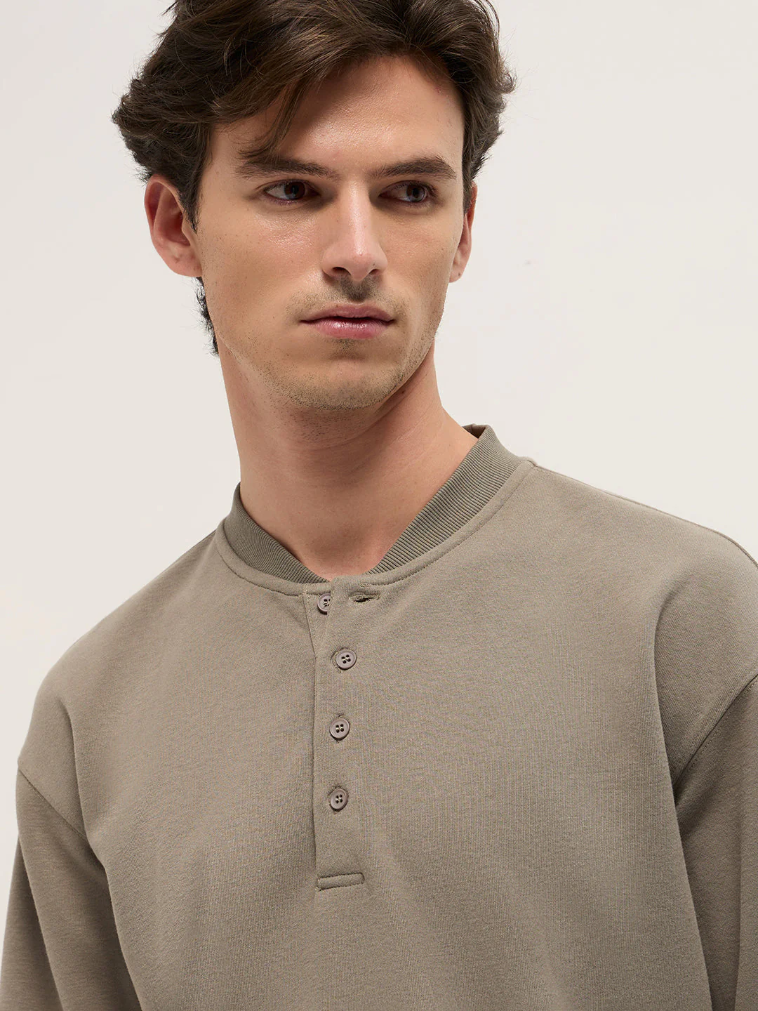 Men Grey Solid Relaxed Fit Henley Neck T-Shirt - Image 5