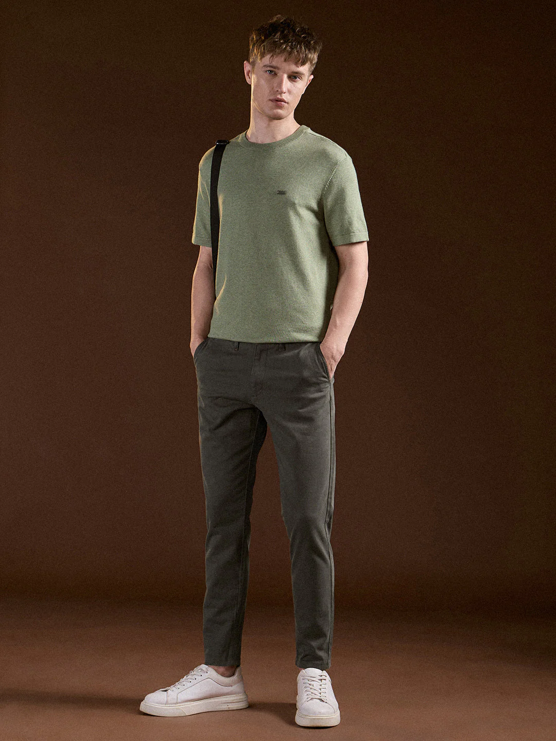 Men Grey Solid Slim Fit Casual Chino Trouser - Image 4