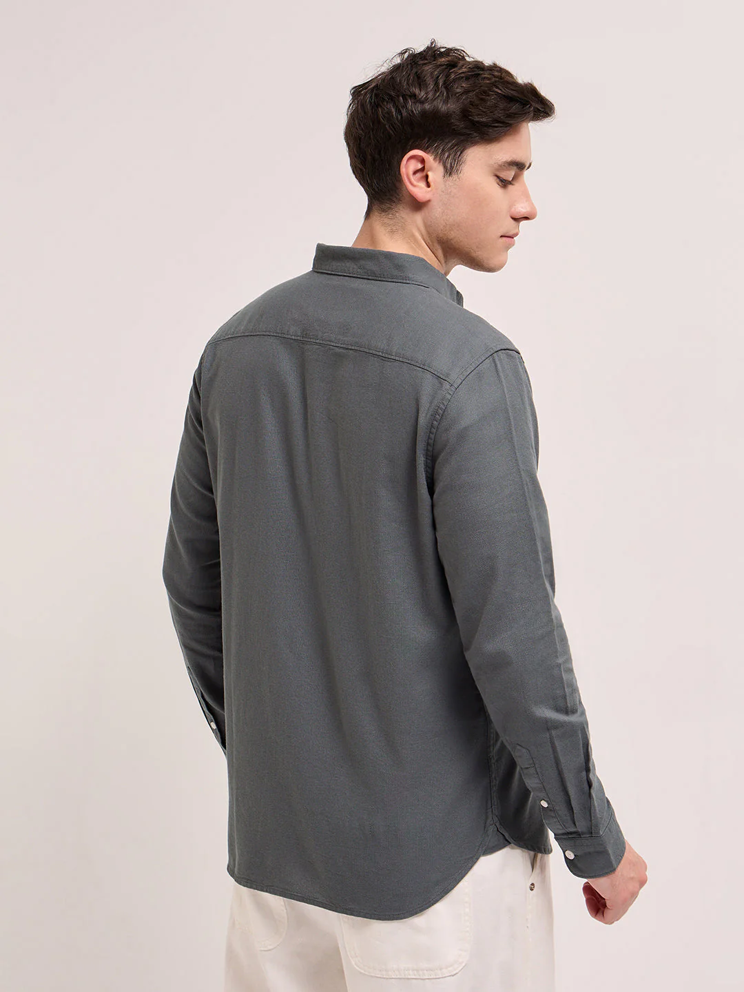 Men Grey Solid Slim Fit Casual Shirt - Image 2