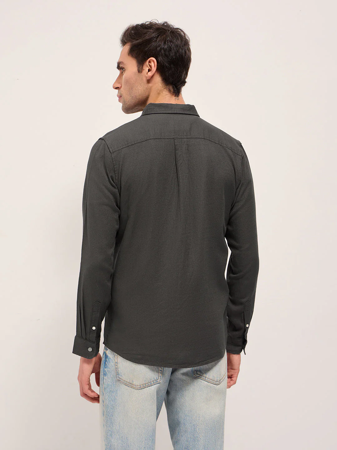 Men Grey Solid Slim Fit Cotton Casual Shirt - Image 2