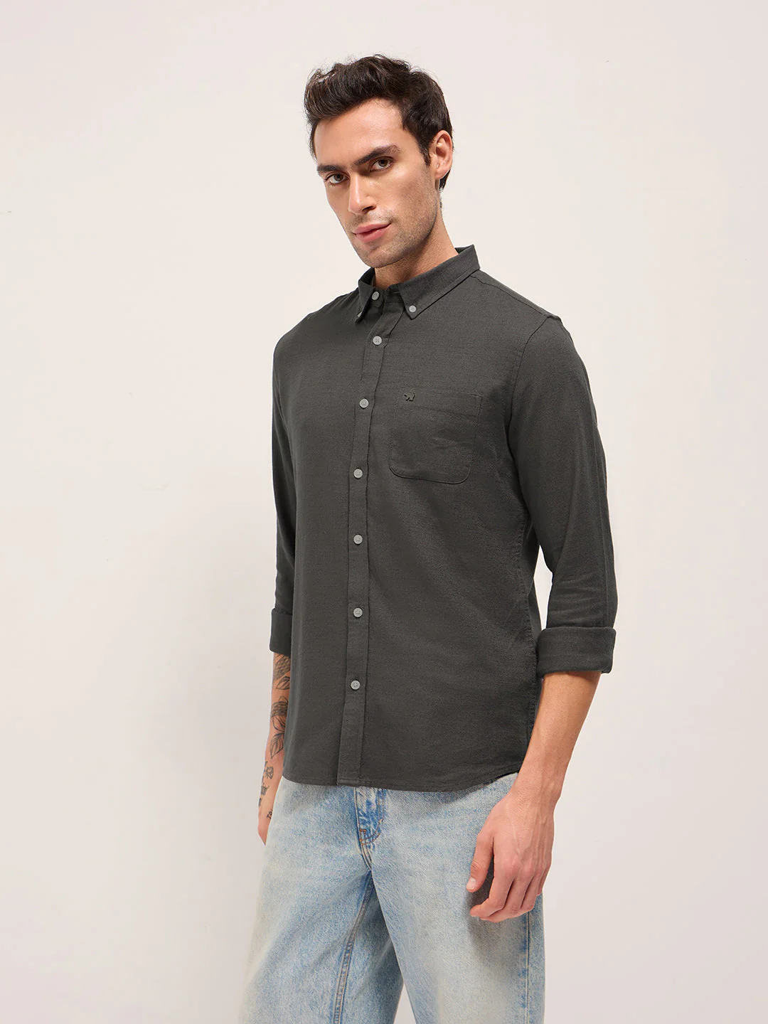 Men Grey Solid Slim Fit Cotton Casual Shirt - Image 3