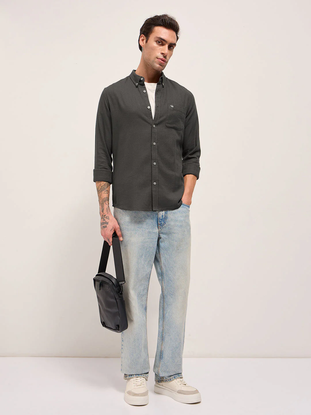 Men Grey Solid Slim Fit Cotton Casual Shirt - Image 4