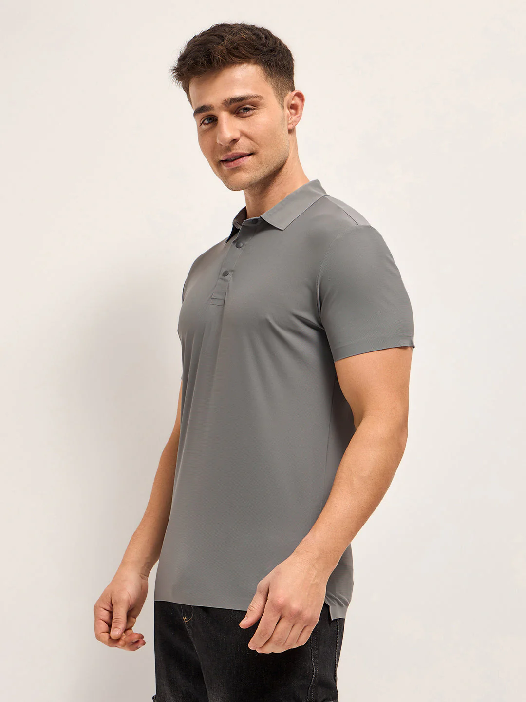 Men Grey Solid Slim Fit Polo T-shirt - Image 3