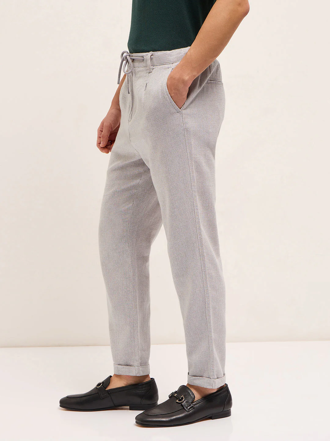 Men Grey Solid Tapered Fit Elasticated Waist Casual Trouser - Image 3