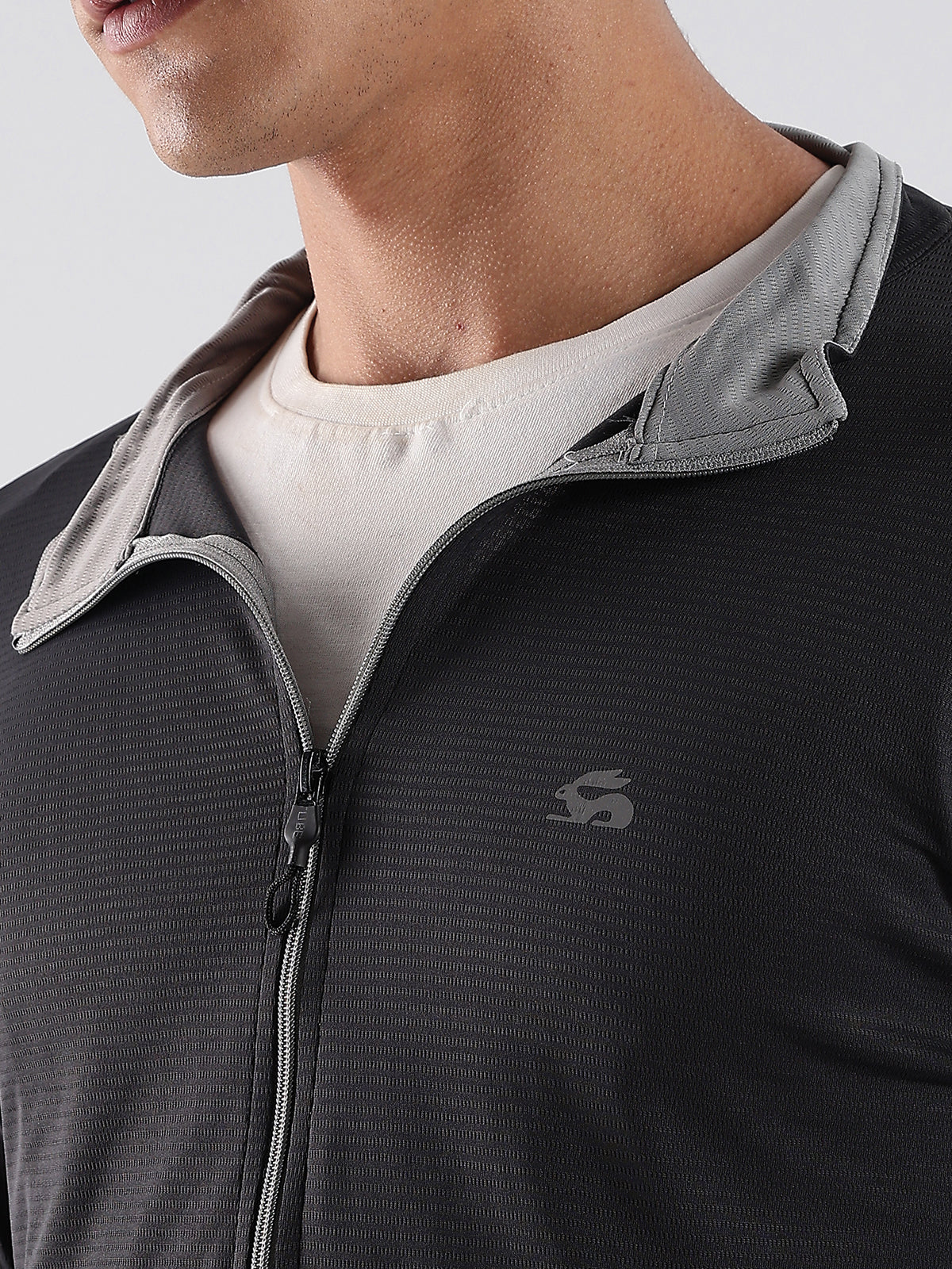 Men Grey Sunscreen Jacket With UV Protection And Zipper - Image 3