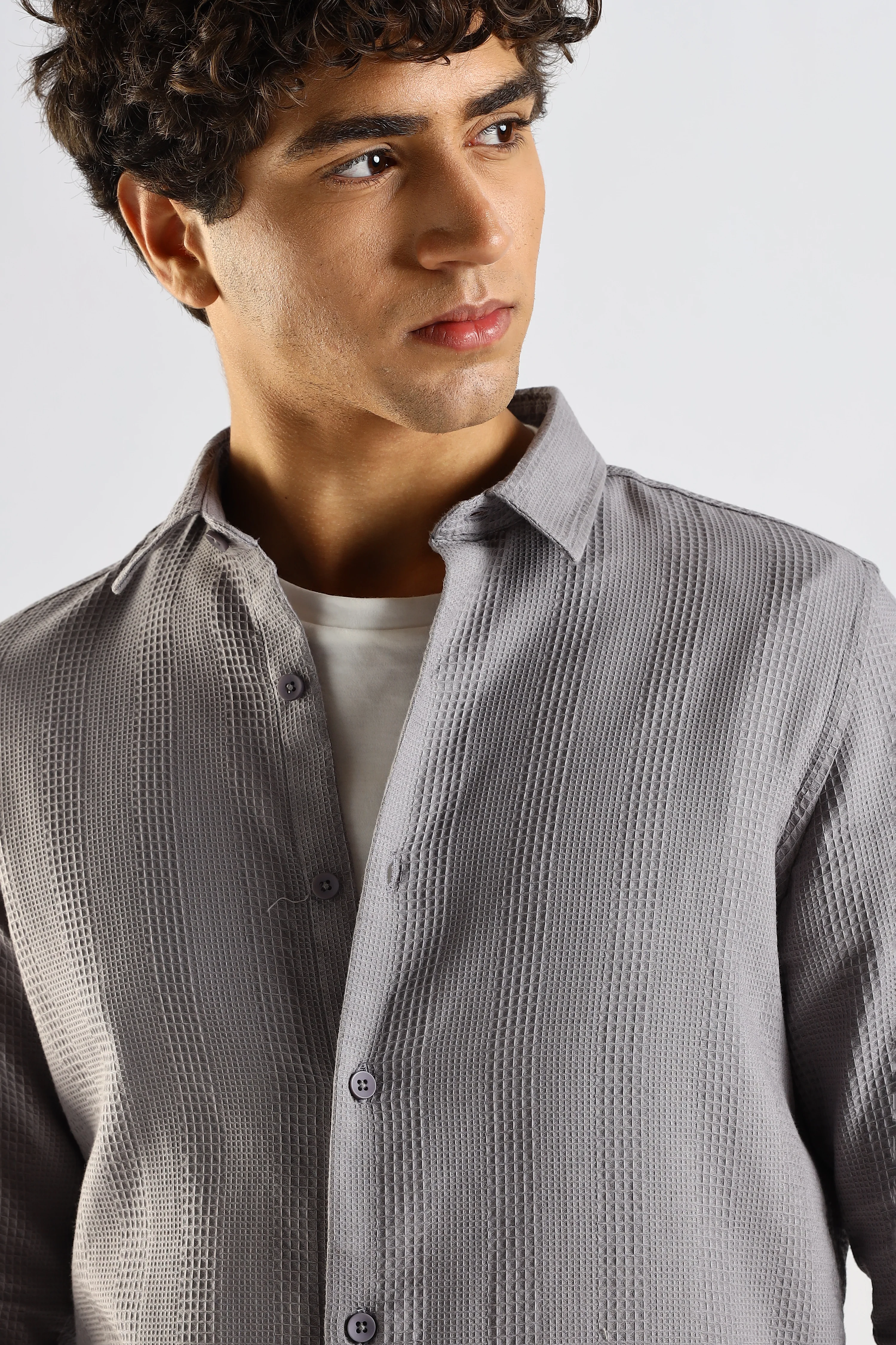 Men Grey Textured Cotton Shirt - Image 3